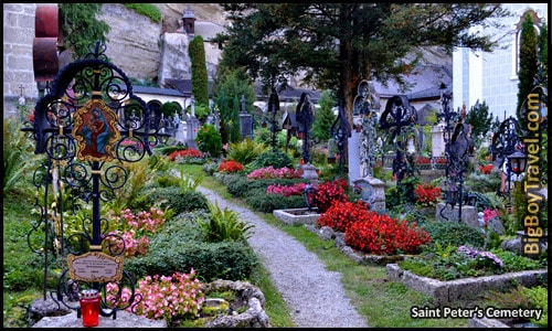 Free Salzburg Walking Tour Map Old Town do it yourself guided Altstadt - Saint Peters cemetery tombs graves