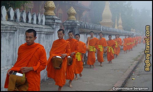 Free Chiang Mai Walking Tour Map Old Town Temples Wat Thailand - where to give buddhist monks morning alms